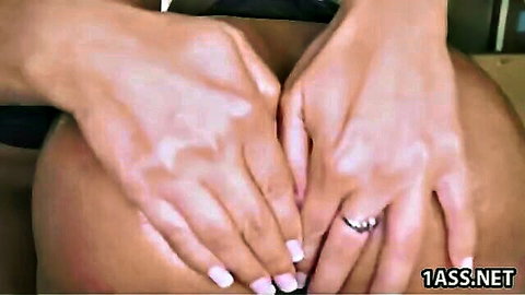 Becca Diamond and Vanessa Luna spreading hot asses in lesbian play