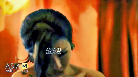 Su Yu Tang in seductive brothel tease, dark hair updo, alluring gaze