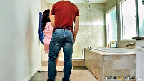 Sheridan Love's thick MILF in pink robe teases young guy from behind