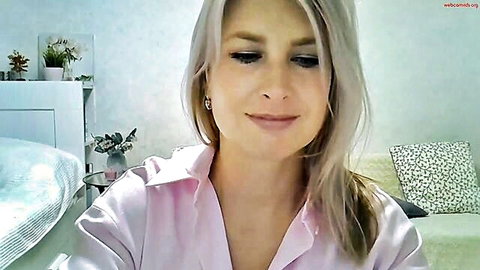 Sarah Phelps blonde in pink shirt, horny private Chaturbate webcam show