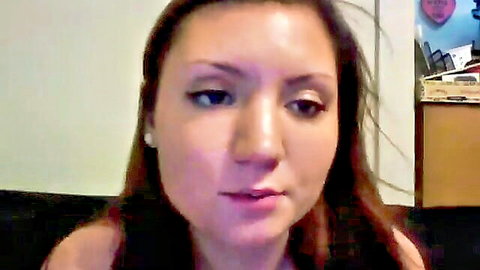 Chelsexy19 brunette cam girl in teasing Chaturbate show