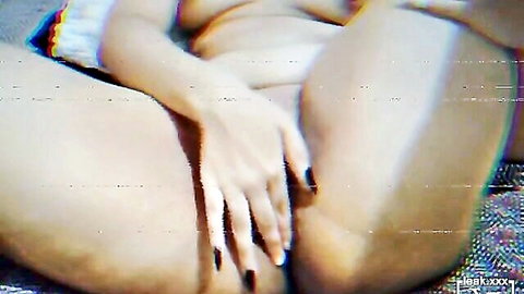 Lillithyc spreads legs wide, fingers pussy in explicit solo tease
