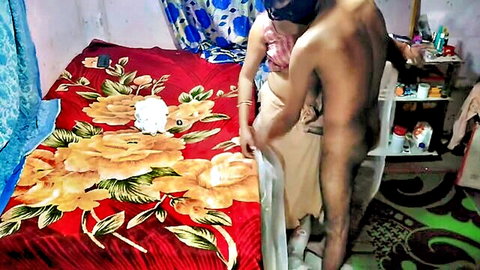 Sunny Leone style Indian desi couple in saree bedroom passion, 85 chars