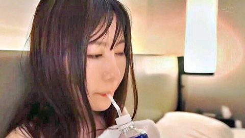 Suiran Shishido drinks water seductively in bed, JAV softcore