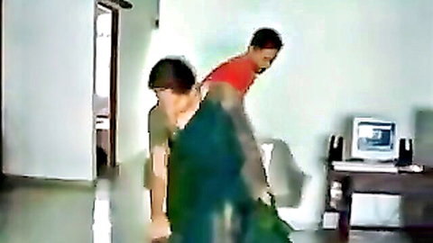 Sexy South Indian babe shaking her hot booty in steamy dance