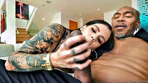 Keisha Grey intimate with Dredd in Jules Jordan scene, close-up fingering action