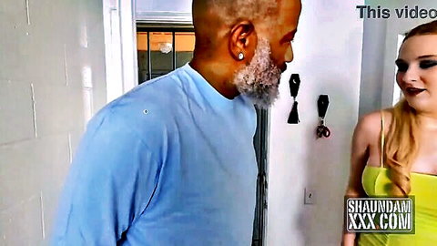 Audrey Madison lost in hood meets Shaundam at door for interracial fun