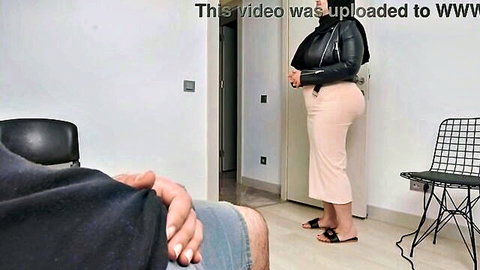 Muslim woman in leather jacket and skirt catches man jerking off, amateur thumbnail