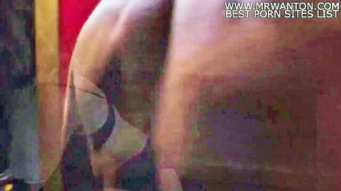 Naomi sexy French MILF back view in pickup scene