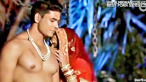 Desi bhabhi in saree intimately teases muscular husband, chains nearby