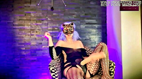 Blue-haired masked woman in lace lingerie and stockings teases JOI anal fantasy