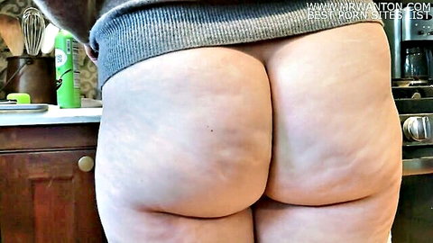 52yo mature MILF exposing big bare ass in homemade video