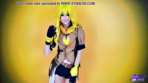 Hidori in sexy Yang RWBY cosplay, blonde hair and teasing pose