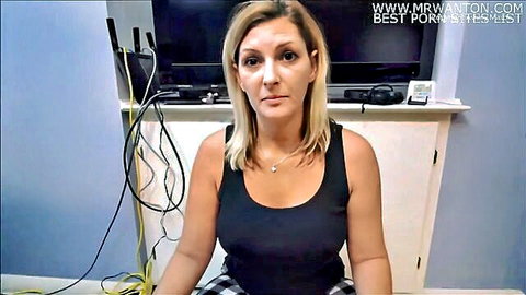 Blonde MILF in black tank top sits ready for Mommy Blows Best action