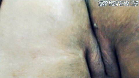 Meri's close-up pussy flash in desi amateur video