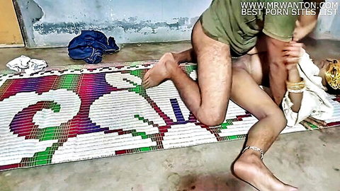 Desi housewife fucked hard by stranger in missionary on floor, amateur Indian sex