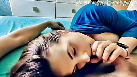 Homemade morning blowjob from hot brunette girl without makeup, natural amateur oral
