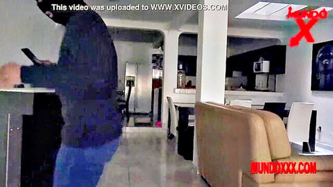 Masked thief caught in home, surprise encounter from I surprised the thief