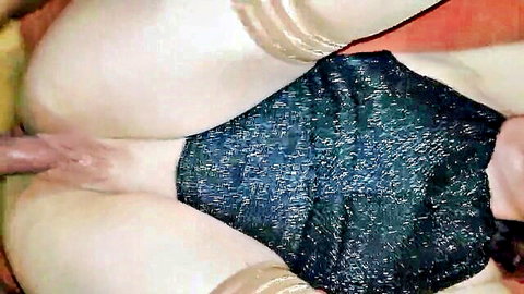 Curvy white woman in sparkly green dress with vaginal penetration in spontaneous party fuck