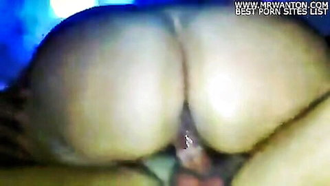Curvy big ass woman penetrated from behind by lover in doggy style