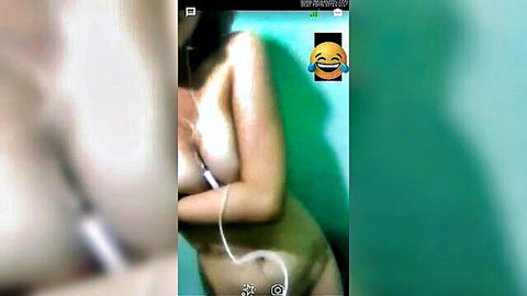 Nandar Aung nude side view solo amateur thumbnail