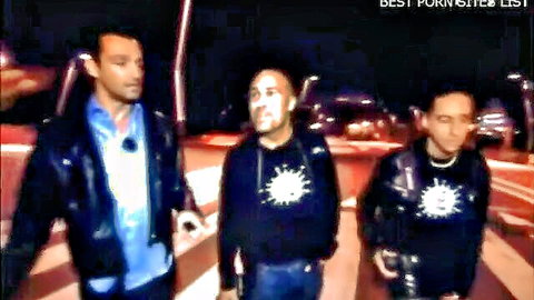 Julio Rocco in nighttime street interview on After Hours de Cuatro