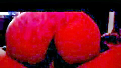 Close-up of woman's big red ass in amateur boyfriend fuck video