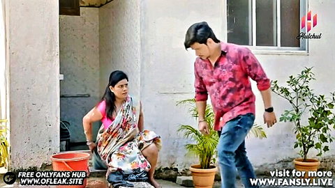 Indian MILF in colorful saree squats with bucket as hunk in pink shirt stands over her teasing