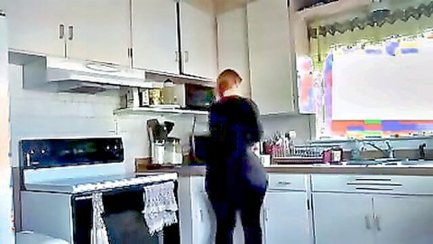 Curvy blonde webcam girl proudly showing her massive booty in tight pants