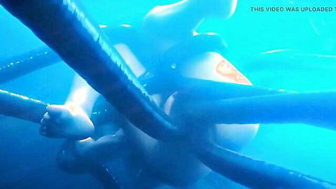 Tifa cosplay penetrated by 3 big slimy tentacles underwater