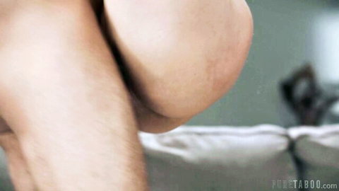 Anna Claire Clouds big round ass close-up nude from behind