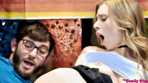 Blonde Emma Hix getting oral pleasure in family pie scene
