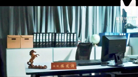 Chinese office slut banged by boss as another watches in delight