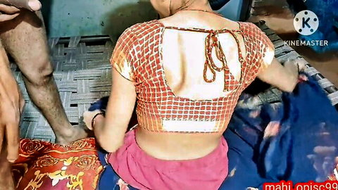 Desi Indian woman in backless checkered blouse for steamy threesome
