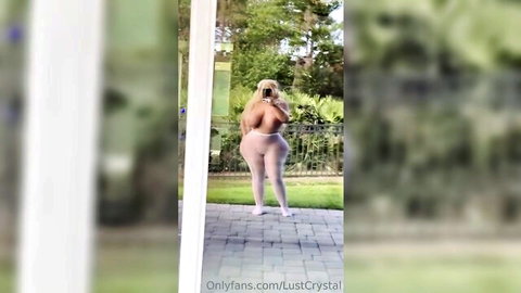 Crystal Lust sexy outdoor selfie flaunting her curvy ebony ass