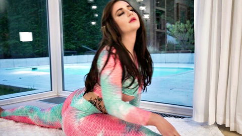 Atlantis Deep in colorful crop top and leggings doing flexible split tease