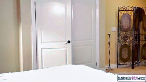 Angel Smalls and Jewels Jade steamy lesbian bedroom setup