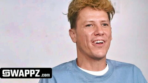 Beavis & Butthead parody: Blonde guy smiles in blue shirt from stepsis 4some