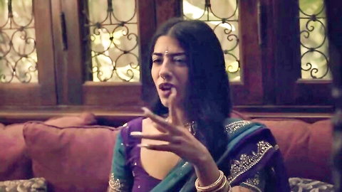 Jasmine Sherni in seductive saree pose, smoking sensually