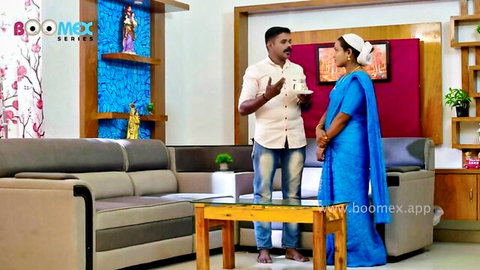 Curvy Indian Kaliveedu in blue saree chats intimately with man, teasing big ass action