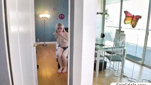 Charlotte Sins toy pounded by Lianna Lawson in hot lesbian scene