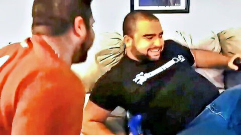 Latina Rompiendo in bisexual threesome with bearded men smiling intimately