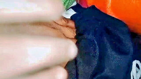 TomatoBig oiled up and fucked in intense Indian amateur scene