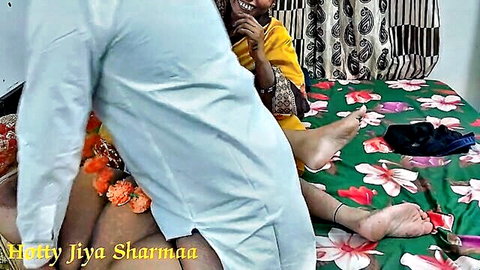 Hotty Jiya Sharma in taboo stepdad daughter scene on bed in saree
