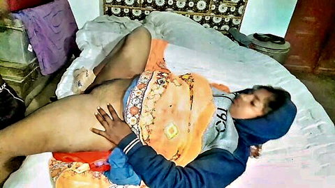 Desi village bhabhi exposing pussy in amateur first time hardsex
