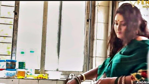 Indian BBW in green saree looking excited in hot 2021 sex video thumbnail