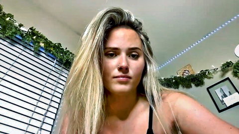 Princess Belleee blonde beauty in steamy Chaturbate solo close-up