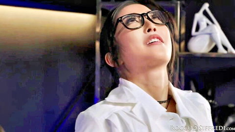 Emiri Momota in steamy threesome with Rocco Siffredi, ecstatic expression