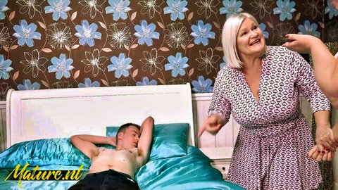 Lacey Starr & Shooting Star mature BBW threesome double blowjob