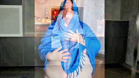 Curvy big-breasted mature granny exposing tits in homemade amateur porn